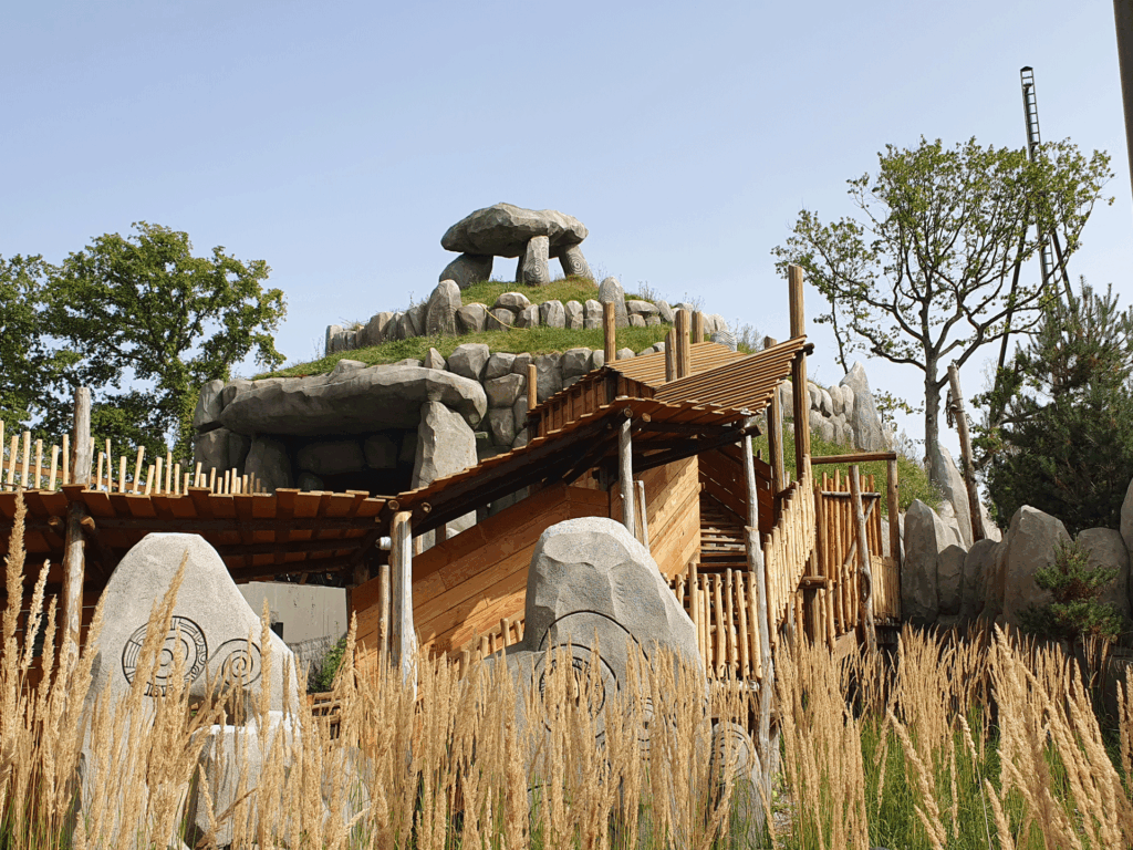 Toutatis au Parc Astérix : aménagements paysagers par Vé Paysages