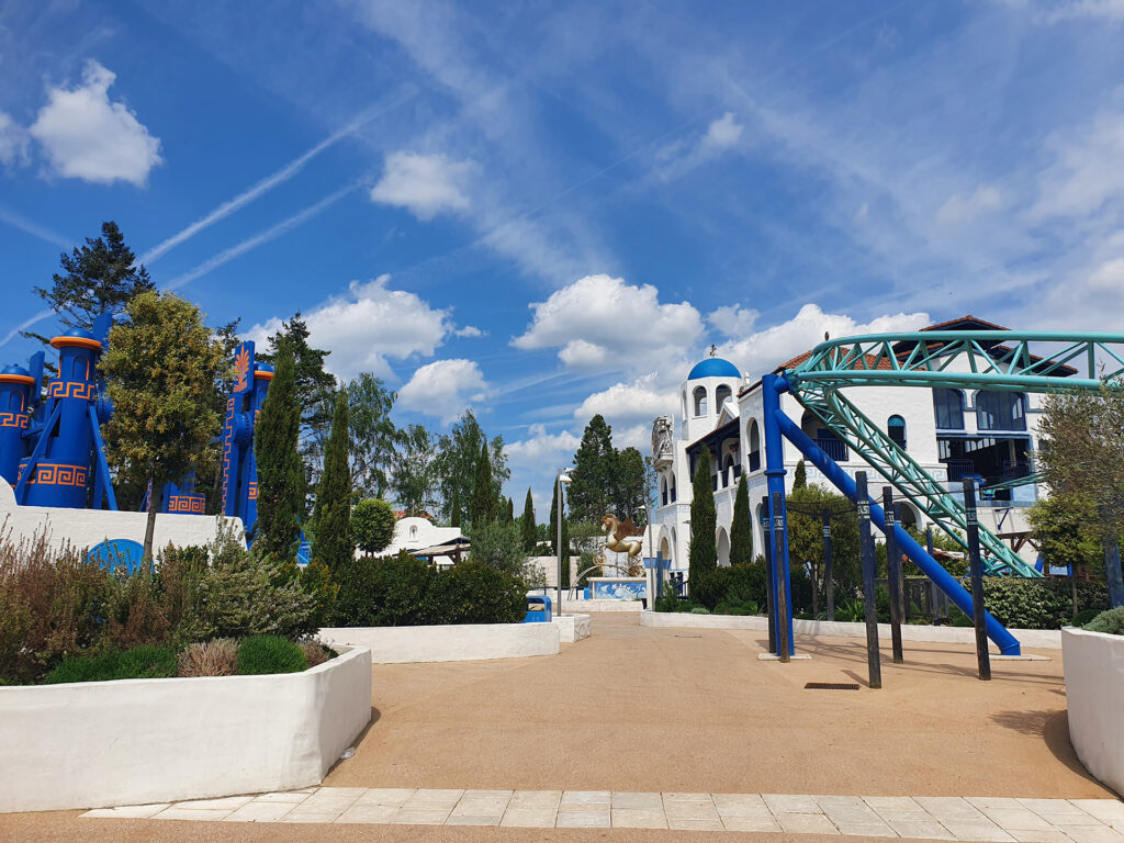 Entrée zone Grèce au Parc Astérix - Vé Paysages